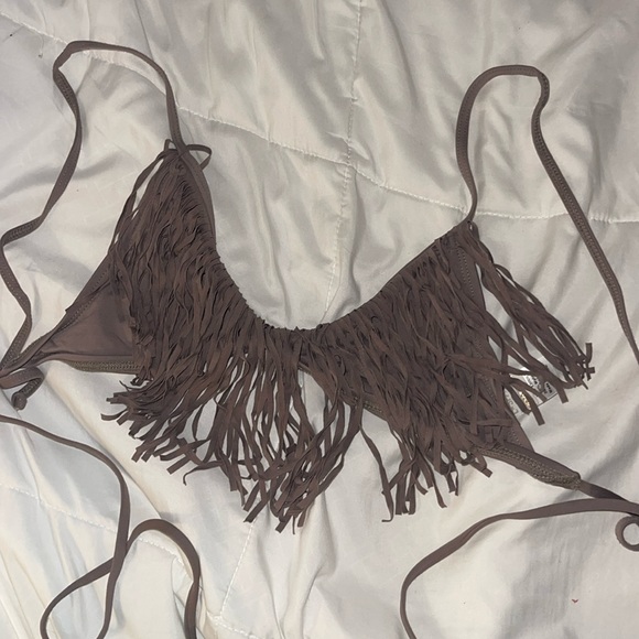 L space swim top - Picture 1 of 3